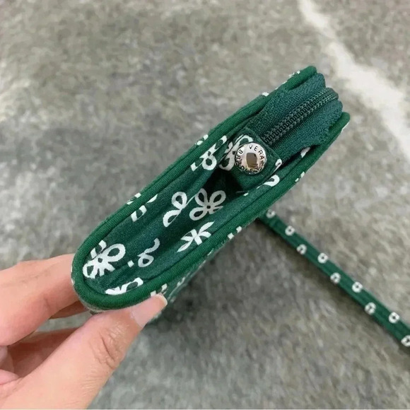 Vera Bradley Oregon Ducks Wristlet - Picture 8 of 13